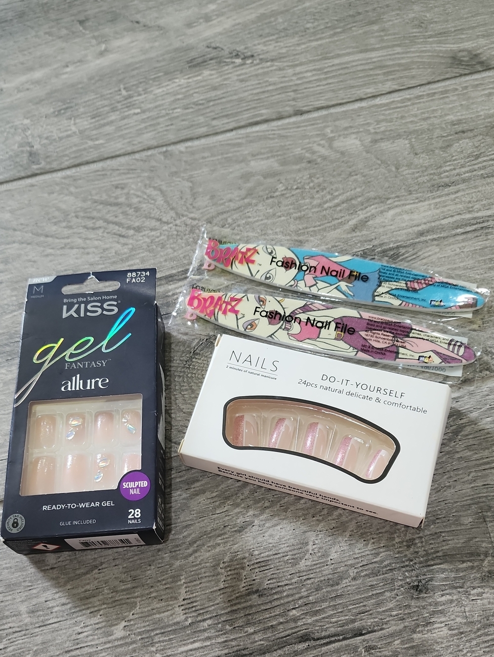 NWT 4 Piece Nail Bundle